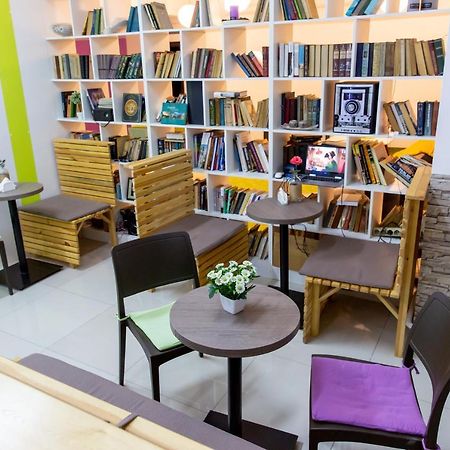 Хостел 689Capsulehotel&Coffee Alma-Ata Buitenkant foto