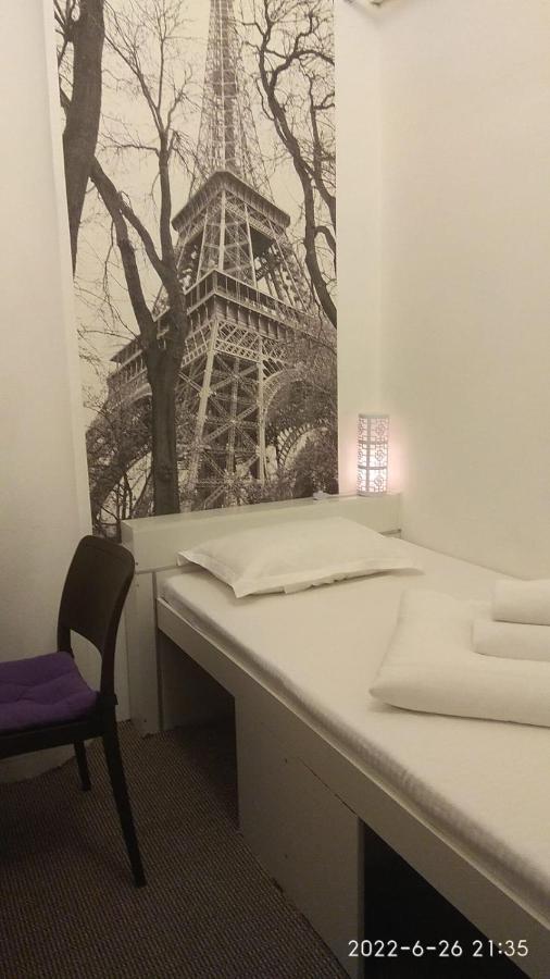 Хостел 689Capsulehotel&Coffee Alma-Ata Buitenkant foto